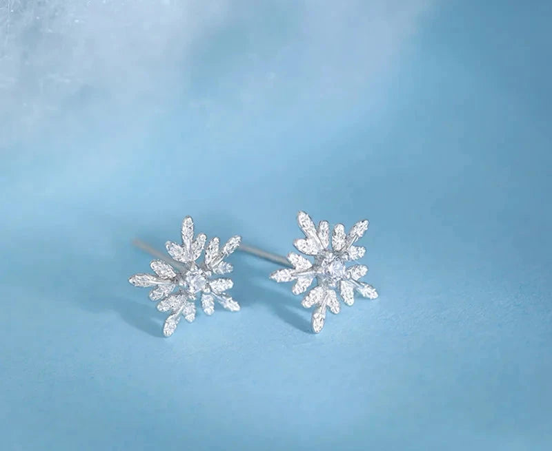 925 Sterling Silver Simple Crystal Snowflake Women's Stud Earrings - Lovez Aqua© - 