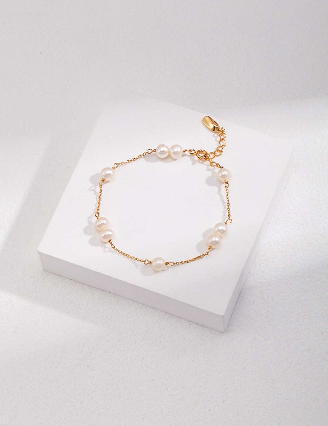 Women's Dainty Freshwater Pearl & 18ct Gold Vermeil Plated Chain Bracelet