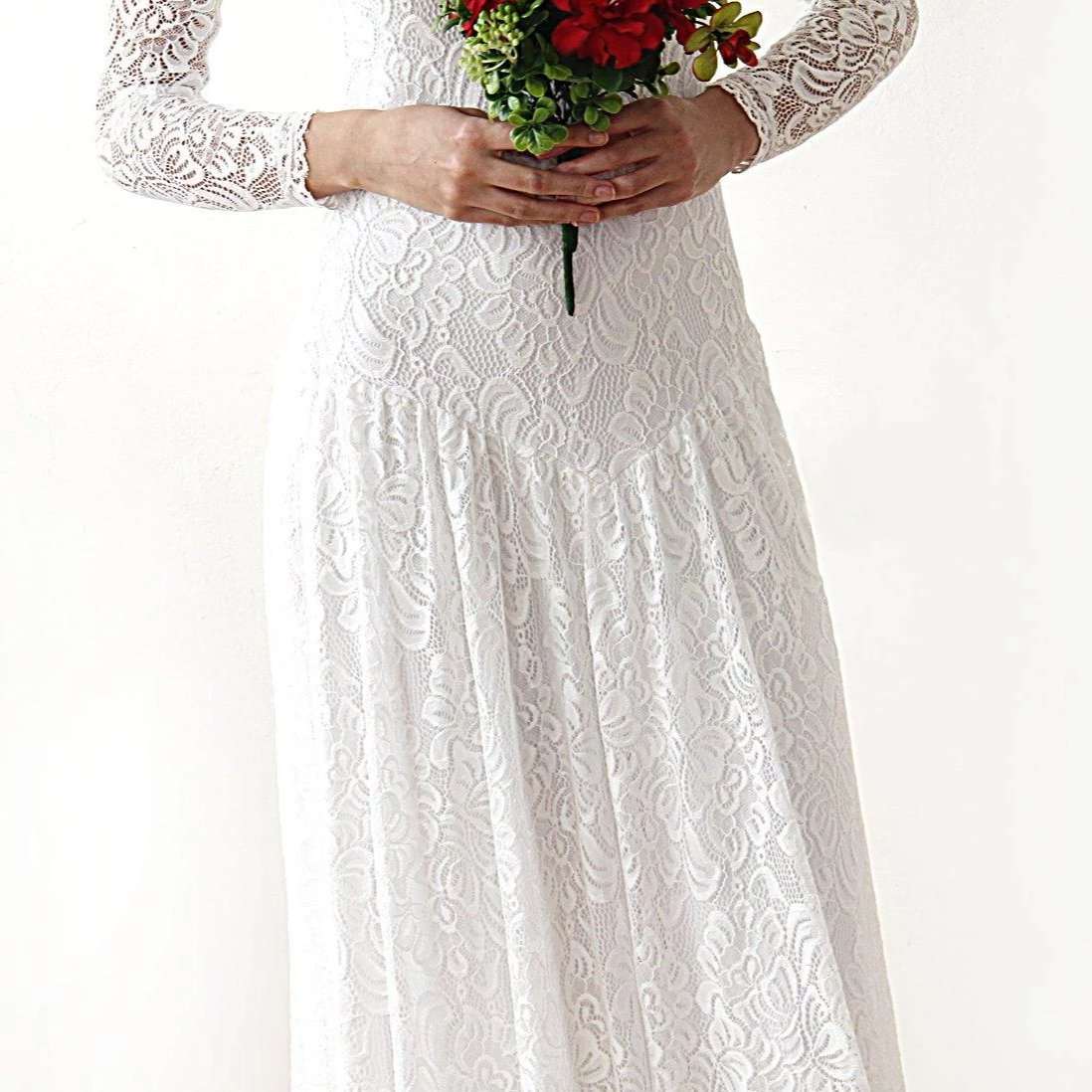 Bohemian Bridal White Floral Lace Wedding Dress with Floor Length Train