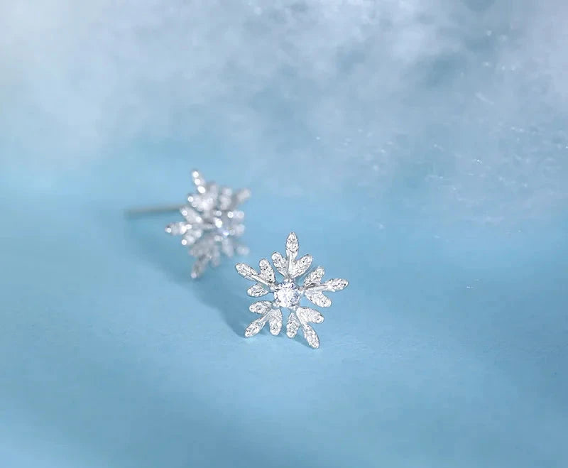 925 Sterling Silver Simple Crystal Snowflake Women's Stud Earrings - Lovez Aqua© - 