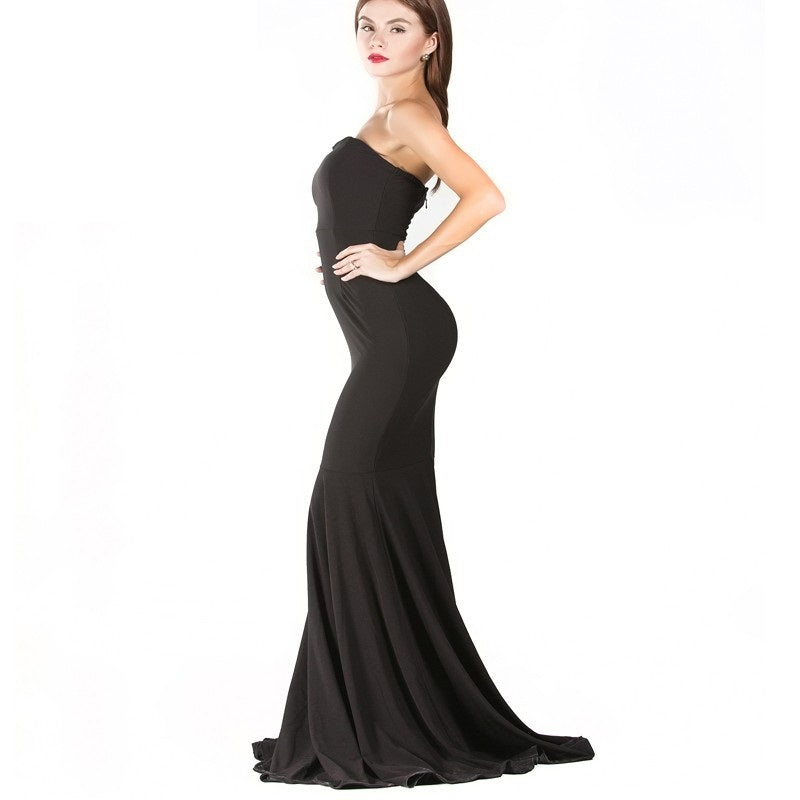 Elegant Strapless Black Floor-Sweeping Evening Gown with Mermaid Silhouette