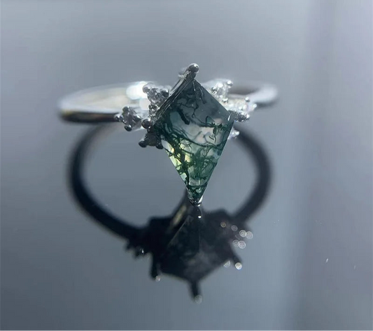 925 Sterling Silver & Natural Kite Green Moss Agate Women's Ring with Zircon