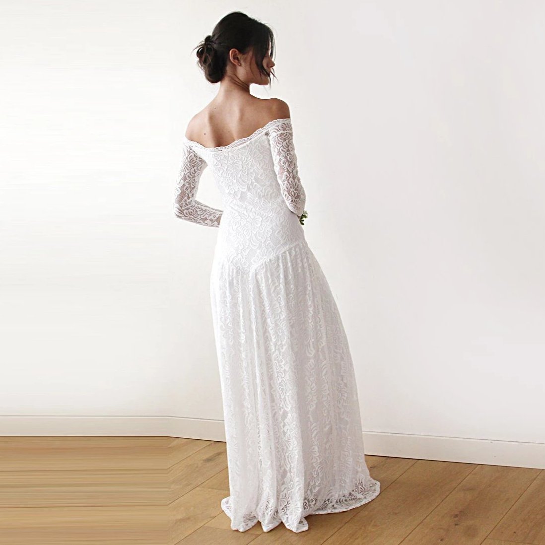 Bohemian Bridal White Floral Lace Wedding Dress with Floor Length Train