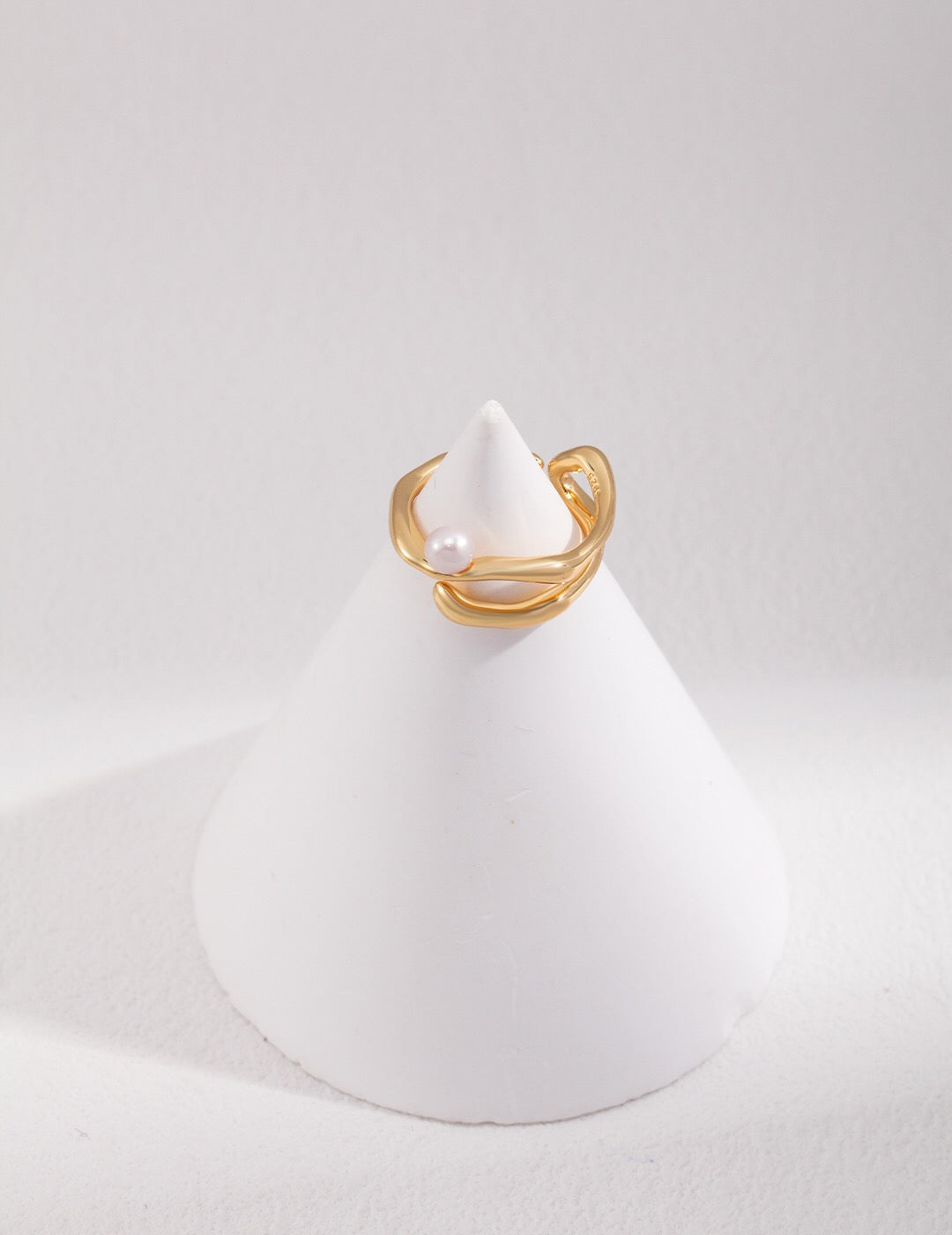 18ct Gold Vermeil & Freshwater Pearl Women's Modern Statement Hoop Ring